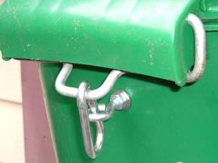 Green bin latch detail